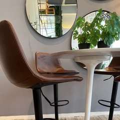 Desayunador Tulip 80 cms + 4 Banquetas Bolonia en internet