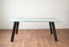 Mesa Baja Simil Mármol Base Negra - comprar online