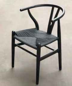 Silla Wishbone Negra - Muebles de diseño | Gift Collection