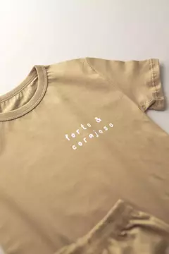 CONJUNTO OVERSIZED "Forte e corajoso" - CASTANHO - Loja Tico