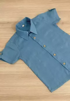 Camisa tradicional azul bebê