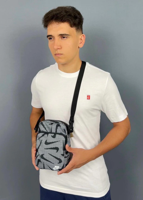 Camiseta Nike Court Essential