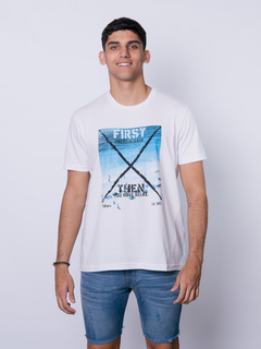 REMERA CLÁSICA ESTAMPADA