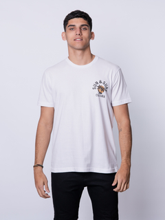 REMERA ESTAMPADA FRENTE Y ESPALDA - comprar online