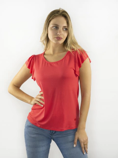 REMERA LISA CON VOLADOS