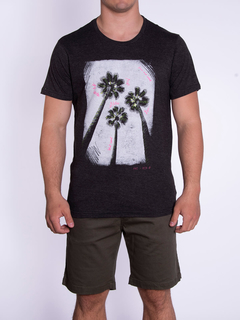 REMERA CLASICA PALMERAS