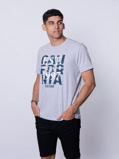 REMERA CLÁSICA ESTAMPADA