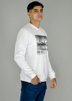 BUZO CLÁSICO ESTAMPADO