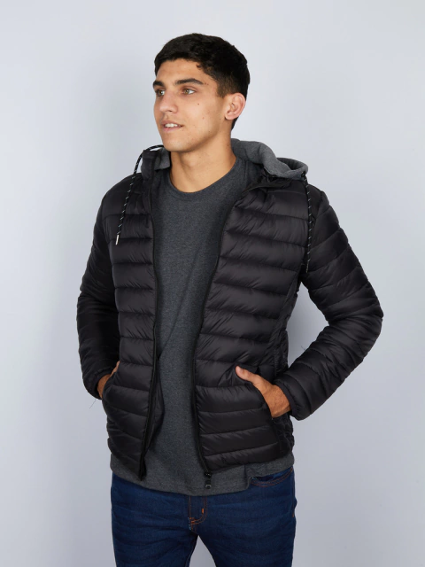 CAMPERA NYLON CON CAPUCHA FRIZA