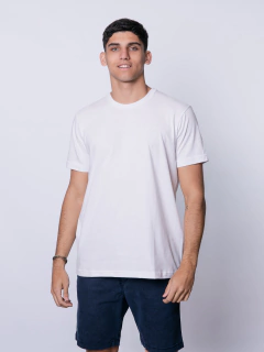 REMERA LISA CON PUÑO - comprar online