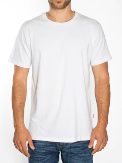 REMERA CLÁSICA LISA