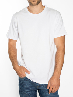REMERA CLÁSICA LISA - comprar online