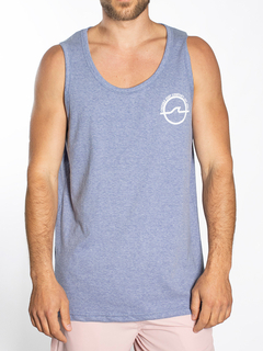 MUSCULOSA CLÁSICA ESTAMPADA