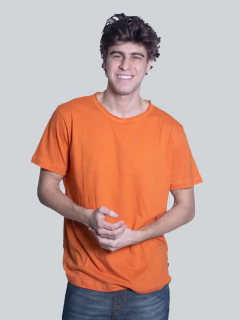 REMERA AL CORTE LISA - comprar online