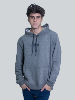 BUZO CANGURO ESTAMPADO