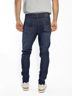 JEAN SLIM FIT AT BLU en internet
