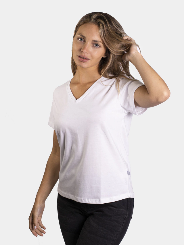 Remera escote v lisa de Cultura Jean