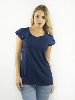 REMERA CON RECORTE COMB
