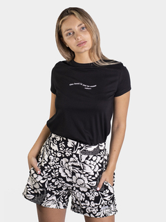 REMERA CLÁSICA ESTAMPADA - comprar online