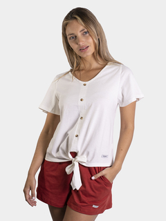 REMERA NUDOS CON BOTONES