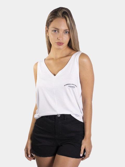 MUSCULOSA ESCOTE EN V CON ESTAMPA