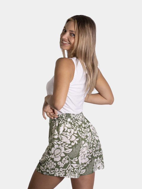 MUSCULOSA ESCOTE CERRADO