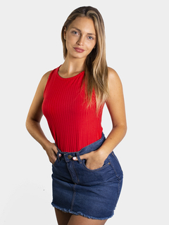 MUSCULOSA ESCOTE CERRADO - comprar online