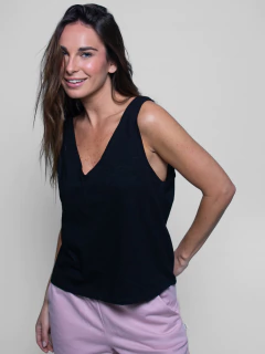 MUSCULOSA ESC V - comprar online