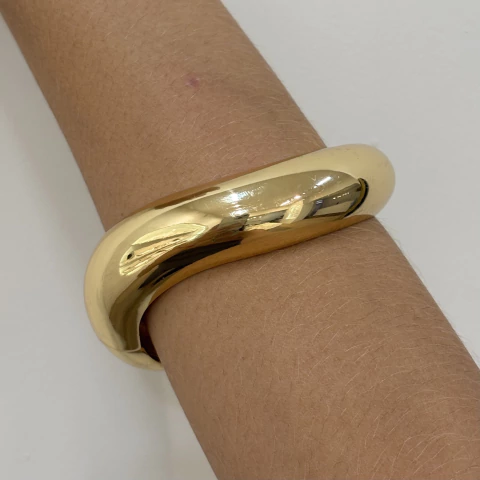 BRACELETE ONDULADO LISO ABRE E FECHA DOURADO - comprar online