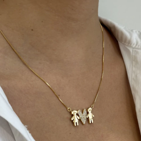 COLAR CASAL COM CORAÇÃO CRAVEJADO DOURADO - comprar online