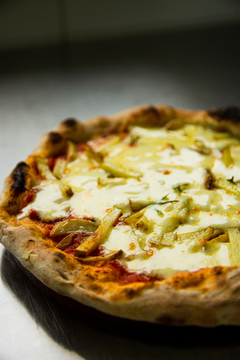 PIZZA DE MASA MADRE - PAPA AL ROMERO 1 U