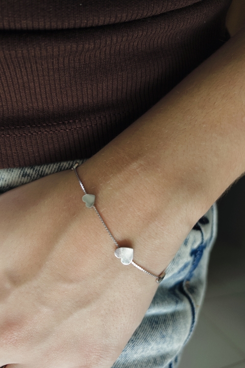 Pulseira Fio Coração Prateado - Aço - comprar online