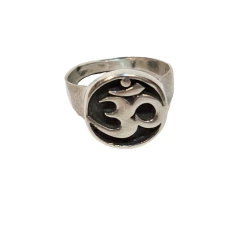 Anillo OM Sello Plano Mediano 1,7cm aprox Plata 925