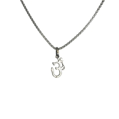 Dije Om Mediano 2cm Aprox Plata 925 Monte Kurama