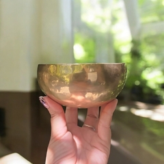 Cuenco Tibetano Artesanal Dorado 10,5cm aprox Monte Kurama - Monte Kurama Tienda Holística Online