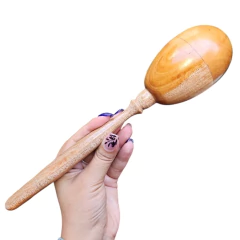Maraca Chica Huevo Madera 17cm Aprox Monte Kurama - Monte Kurama Tienda Holística Online