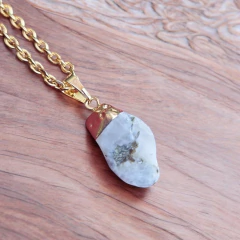 Dije Dorado PIEDRA LUNA ARCOIRIS ADULARIA Pulido 2cm aprox Monte Kurama en internet