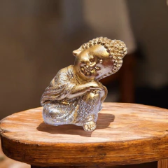 Buda Dorado Mini Reposando 5cm aprox Monte Kurama - comprar online