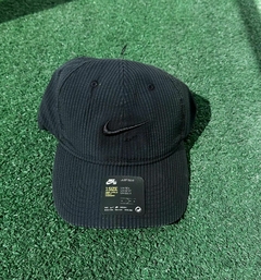 Boné Nike Relevo Black na internet