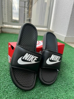 Chinelo Nike Benassi JDI Black na internet