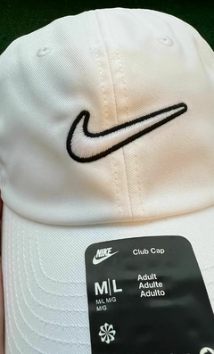 Boné Nike Swoosh White na internet