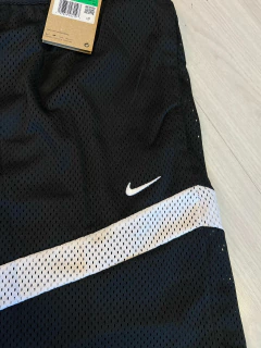 Bermuda Nike Twelve Black na internet
