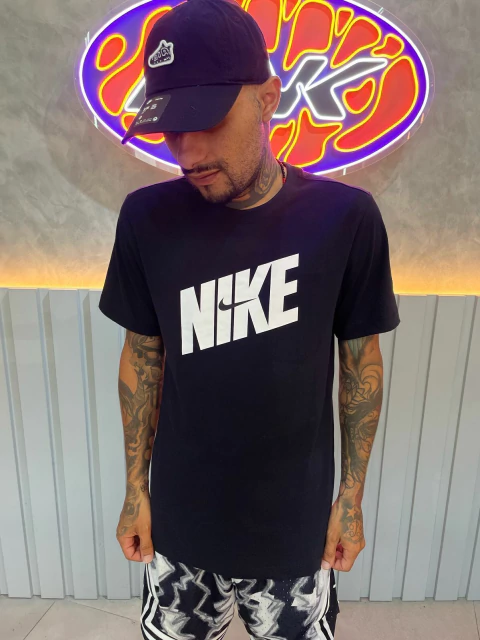 Camisa Nike Swoosh Central Black - comprar online