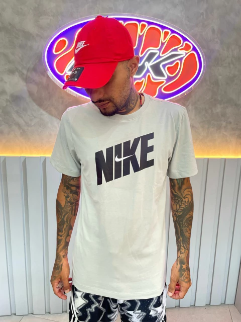 Camisa Nike Swoosh Central Grey - comprar online