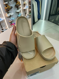 Chinelo Nike Calm Slide Brown - comprar online