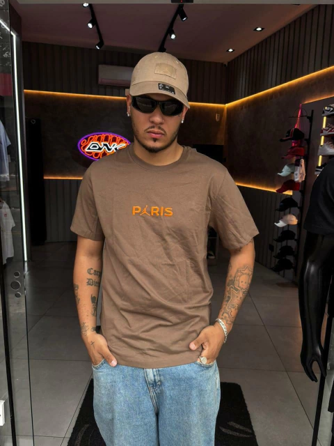 Camisa Jordan Paris Letreiro Brown - comprar online