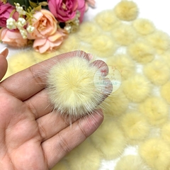 Pompom "achatadinho" de pelúcia 4,5cm - unidade - Mimos Perolados Materiais