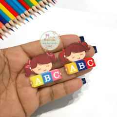 Aplique de acrílico M escolar menina ABC - unidade