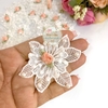 Flor de renda guipir com rococó e pérolas - unidade