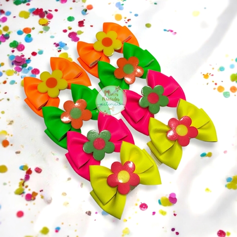 Kit Laceira de Sucesso | Parzinhos Neon com flor - monta 8 laços - comprar online